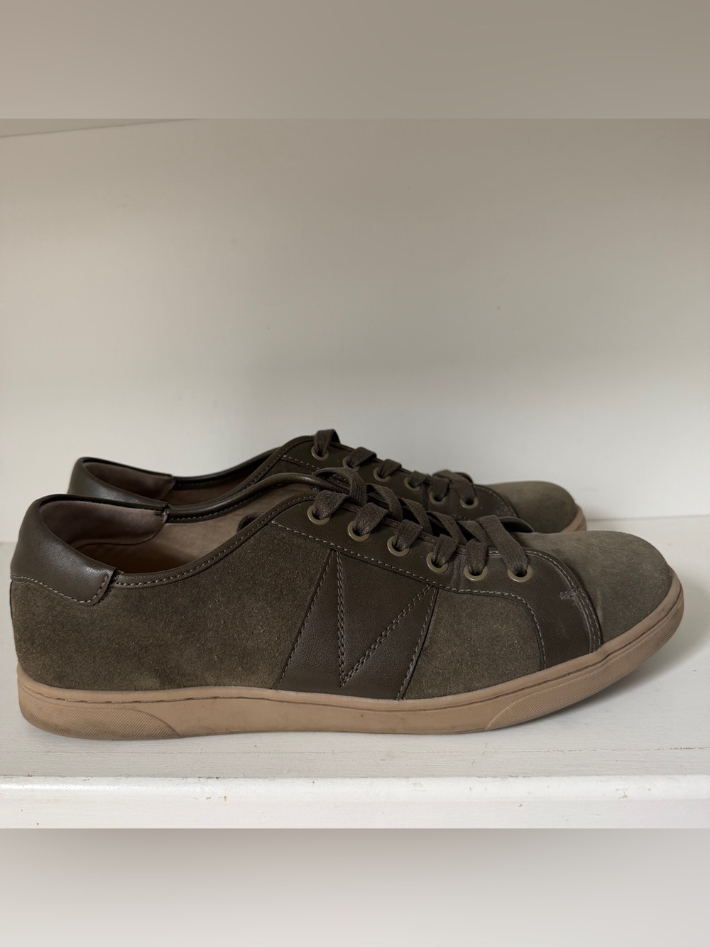 Vionic Jerome Suede Sneakers green Lace Up Mens Size 10 US